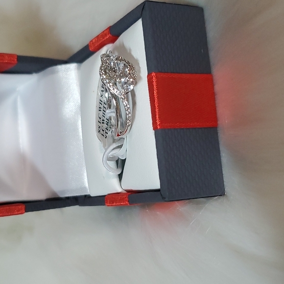 ❤White Sapphire Ring NWT ❤ - Picture 4 of 6